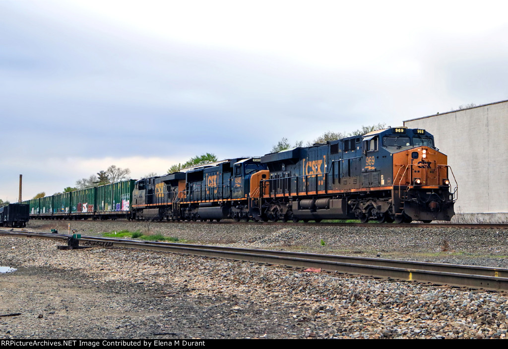 CSX 969 on Q-409